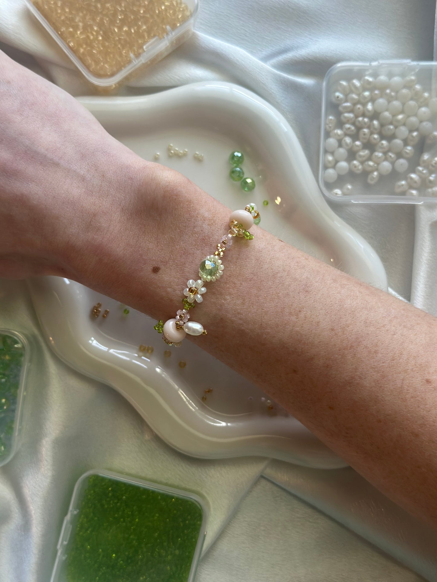 Handmade Beaded Bracelet | pastel spring colors | Beaded Daisy Bracelet